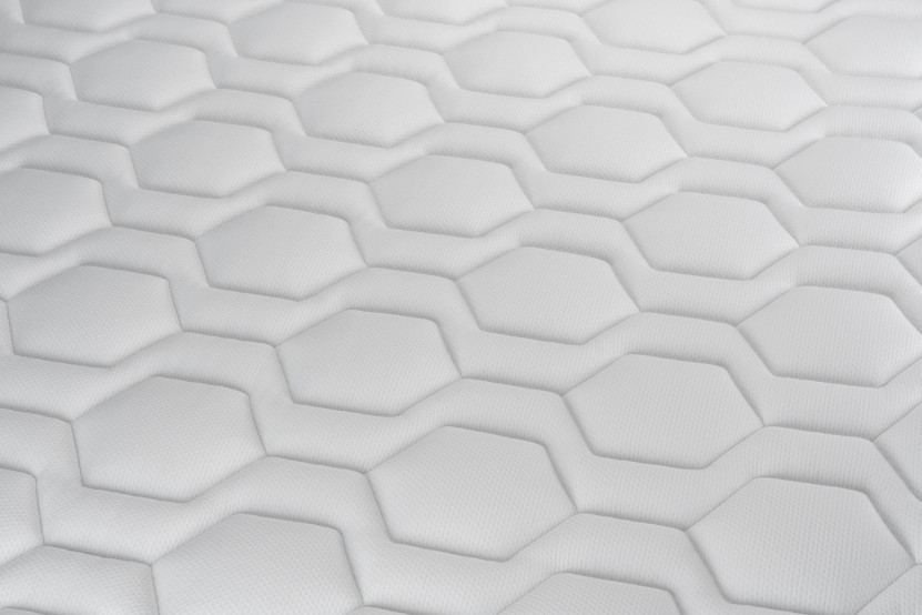 Pack lit complet 200x200 cm - Matelas + Sommier Gris (en kit) + 2 oreillers + Couette - Vitalpower Recover