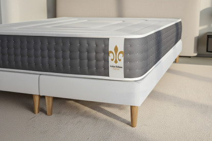 Pack lit complet 200x200 cm - Matelas + 2 Sommiers Gris + 2 oreillers + Couette - Vingt-Six