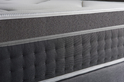 Pack lit complet 140x190 cm - Matelas + Sommier Blanc + 2 oreillers + Couette - Trente