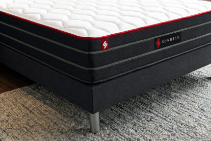 Pack lit complet 160x200 cm - Matelas + Sommier Blanc (en kit) + 2 oreillers + Couette - Boost